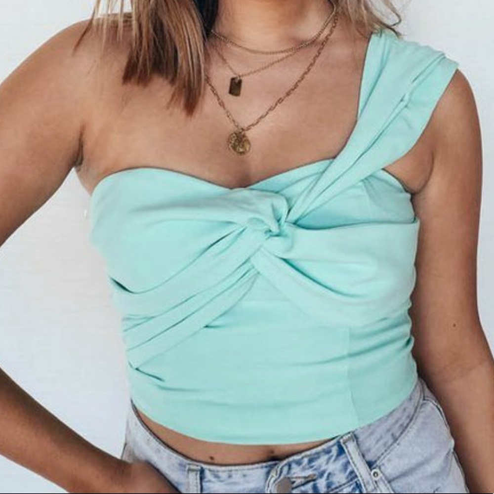 Vestique | NWT Twists and Turns Top